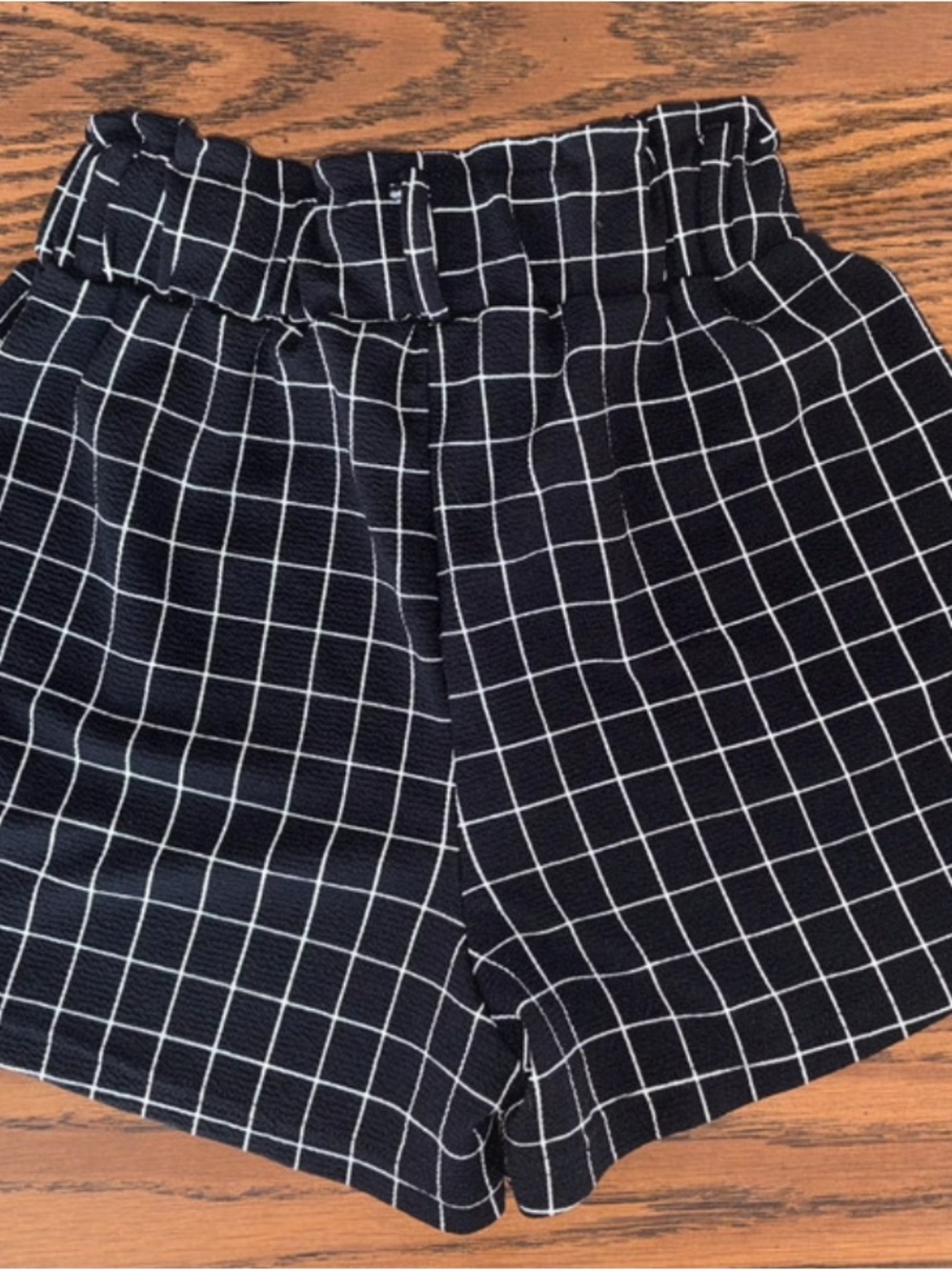 Kore Premium Wear Black White Grid Print Shorts Size M Smocked Waist Tie Belt - Picture 6 of 7